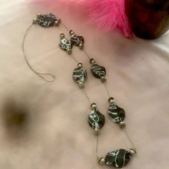 Fashion White & Black With Silver Chain Wrap Layer Necklace - Picture 9 of 10